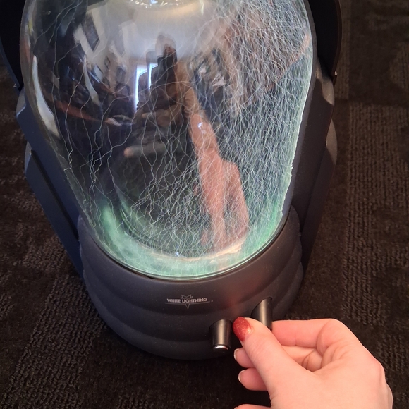 Black Plasma Ball Lamp - Picture 7 of 8